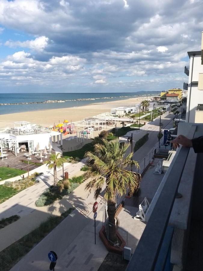 Hotel Ideal Rimini Esterno foto