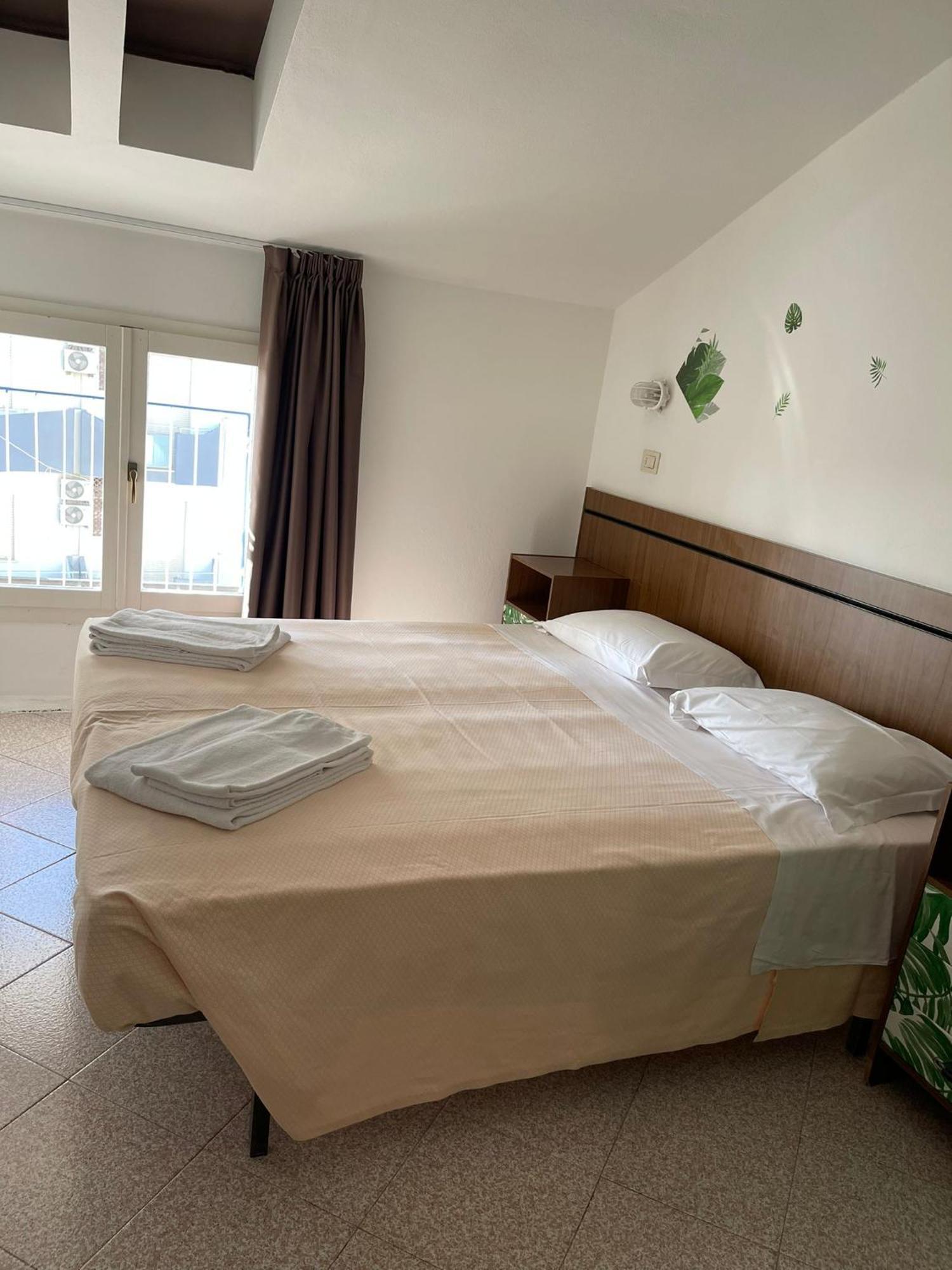 Hotel Ideal Rimini Esterno foto