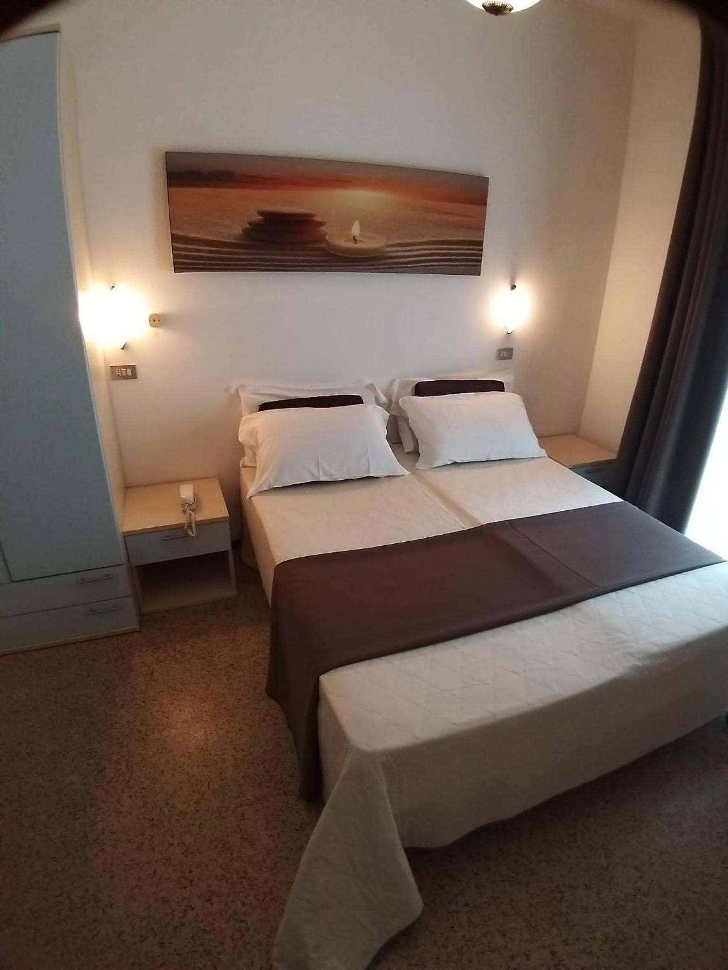Hotel Ideal Rimini Esterno foto