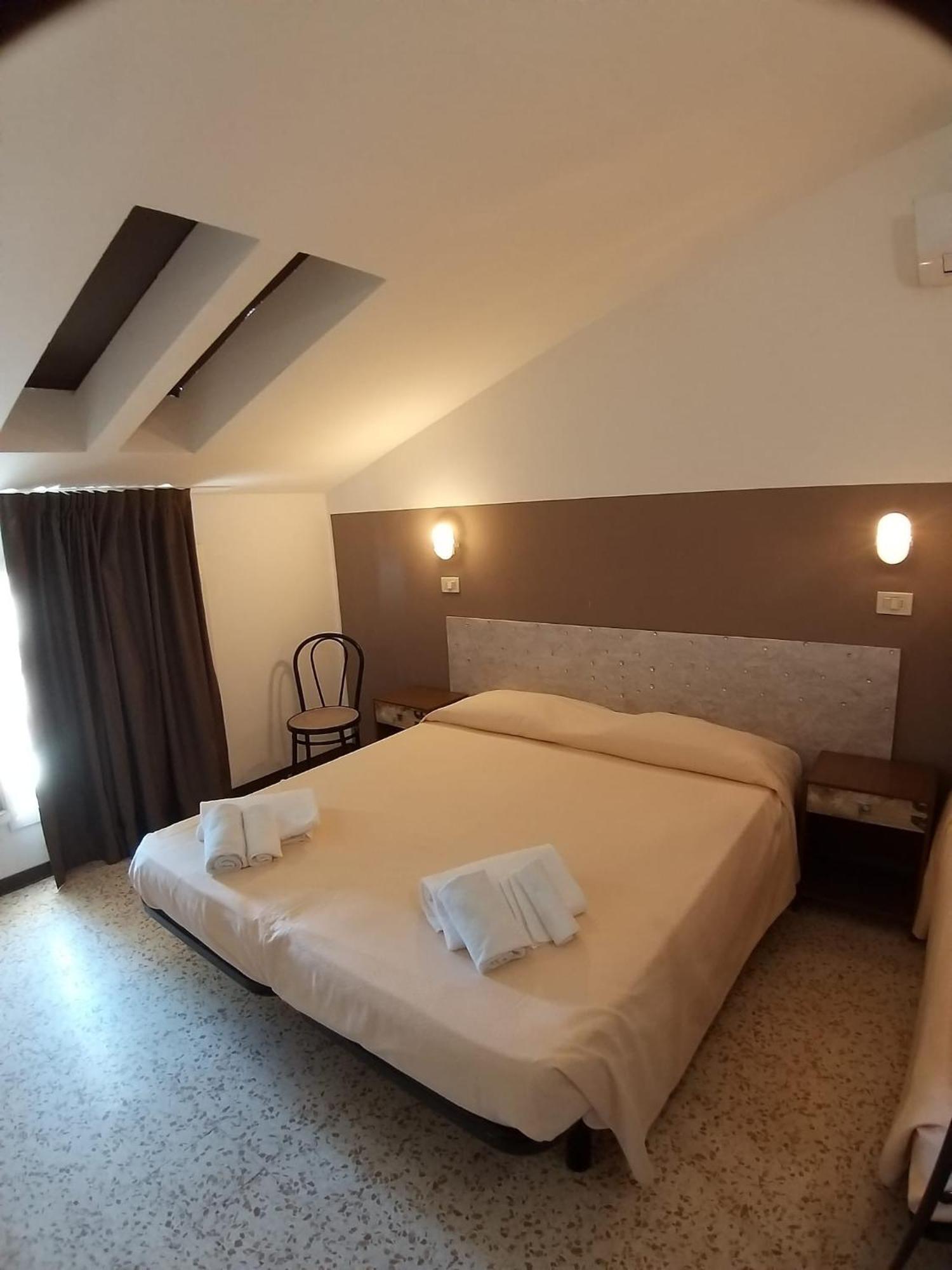 Hotel Ideal Rimini Esterno foto