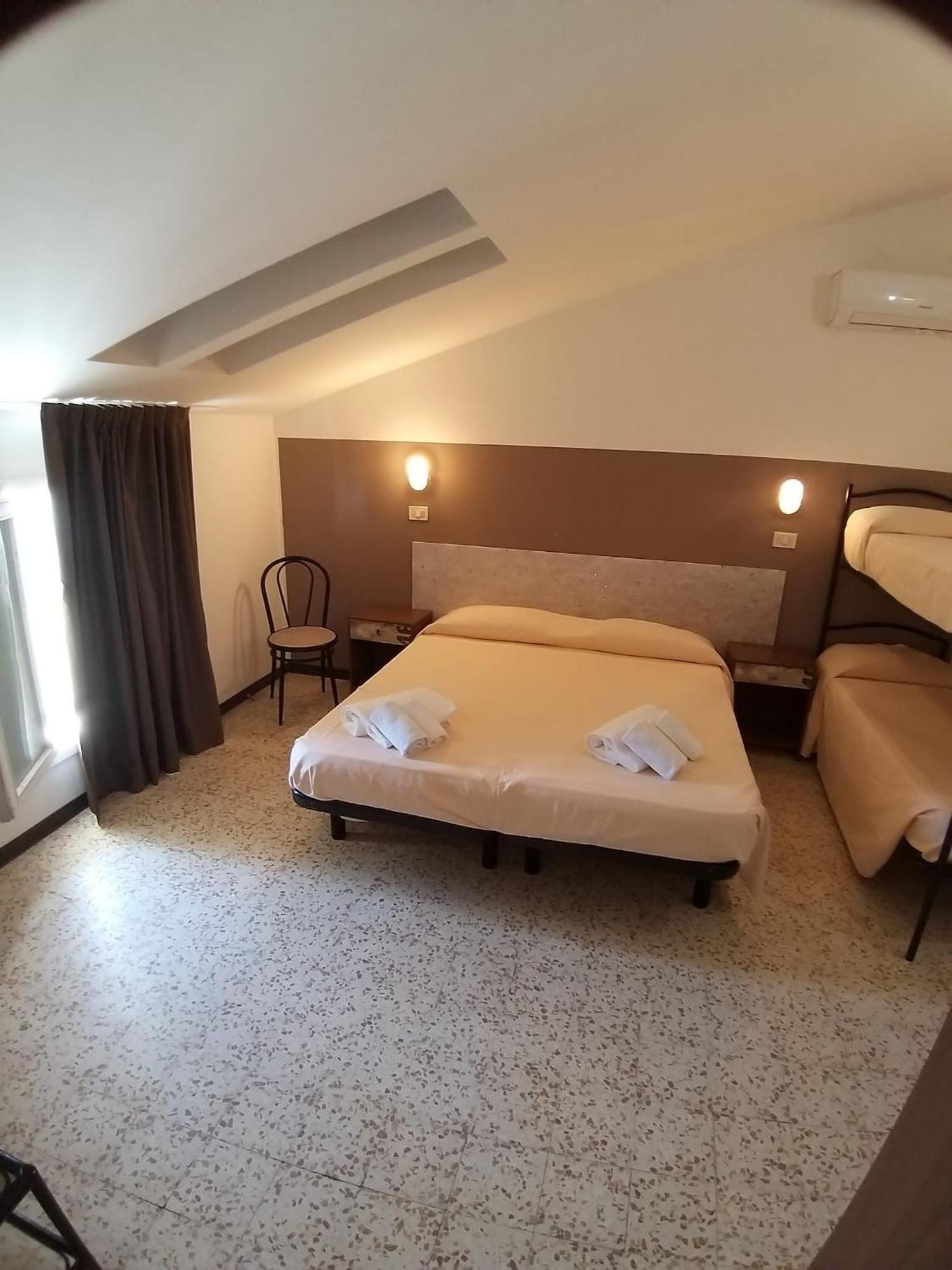 Hotel Ideal Rimini Esterno foto