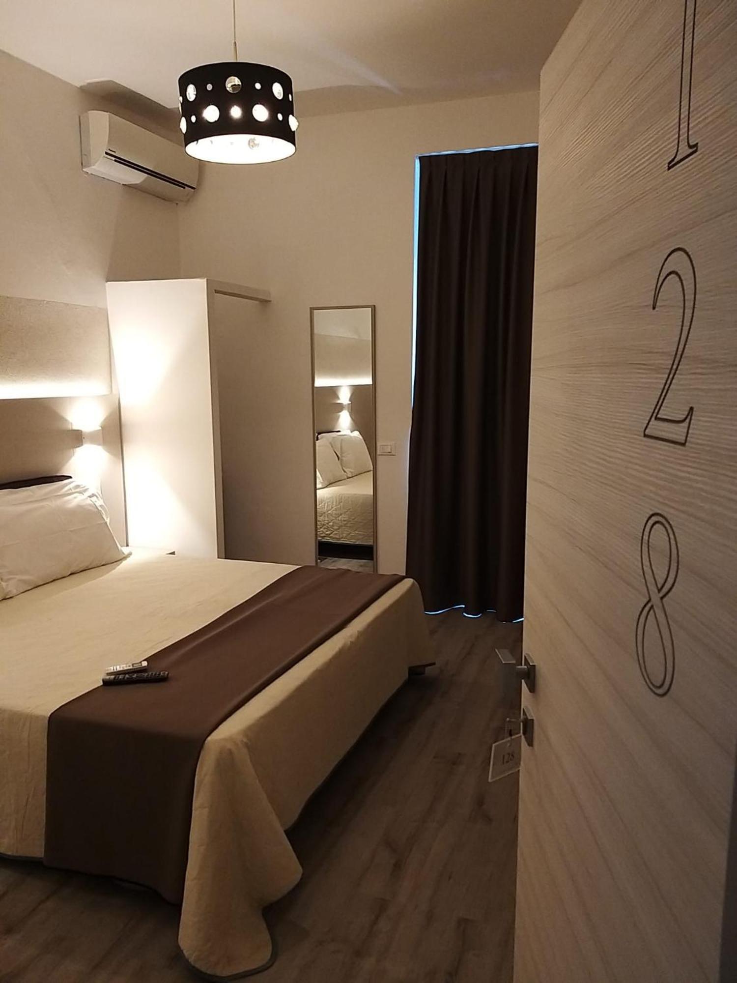 Hotel Ideal Rimini Esterno foto