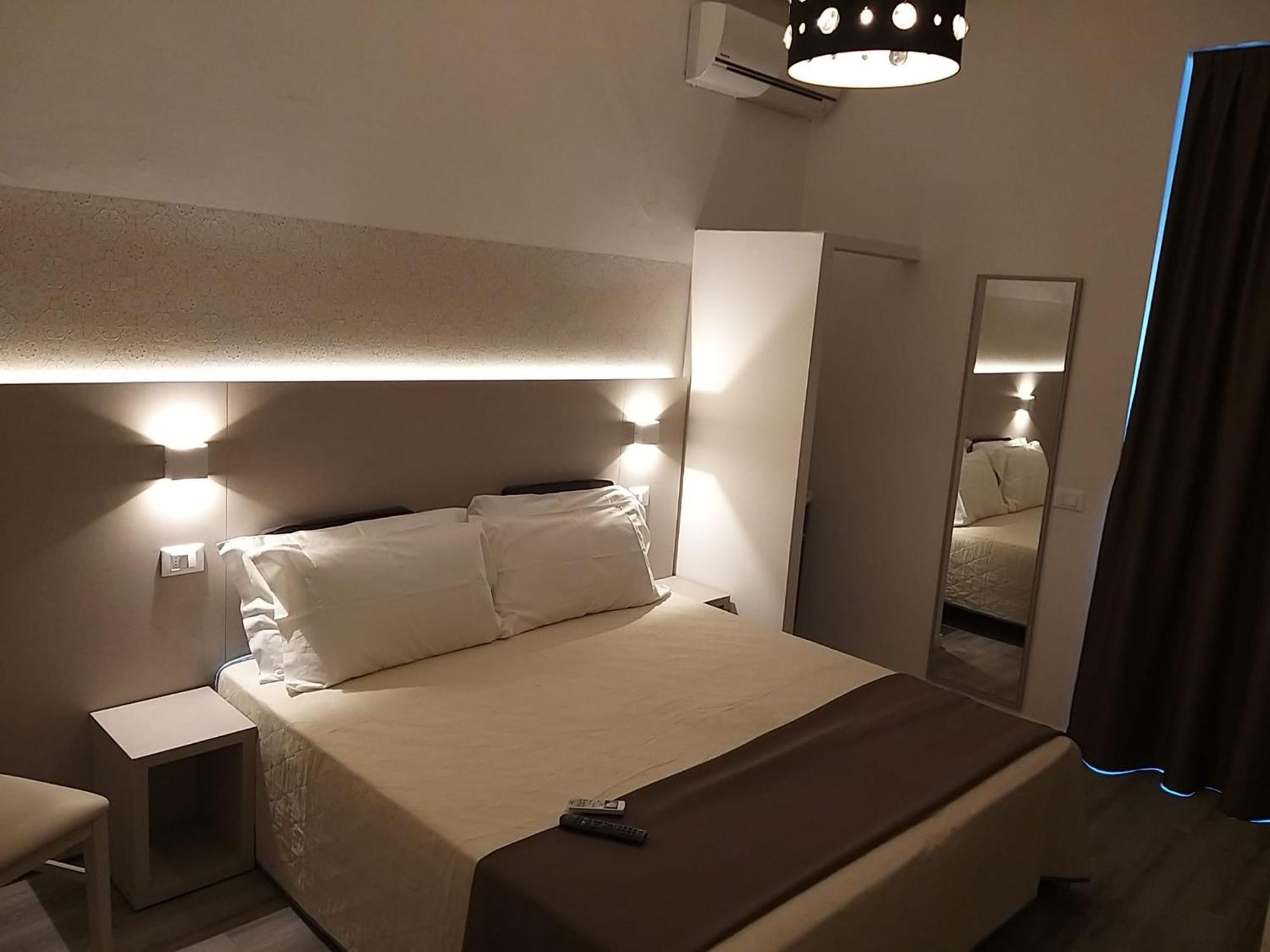Hotel Ideal Rimini Esterno foto