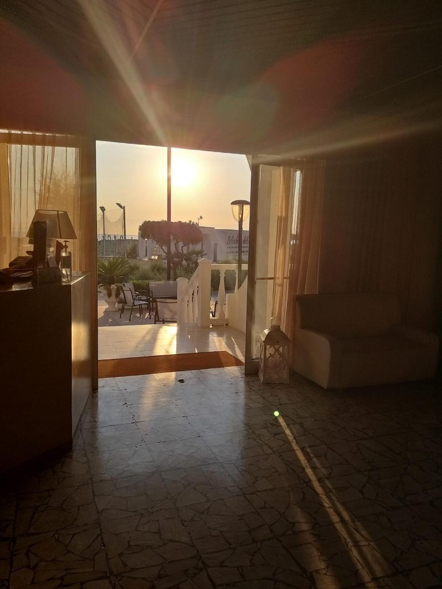 Hotel Ideal Rimini Esterno foto