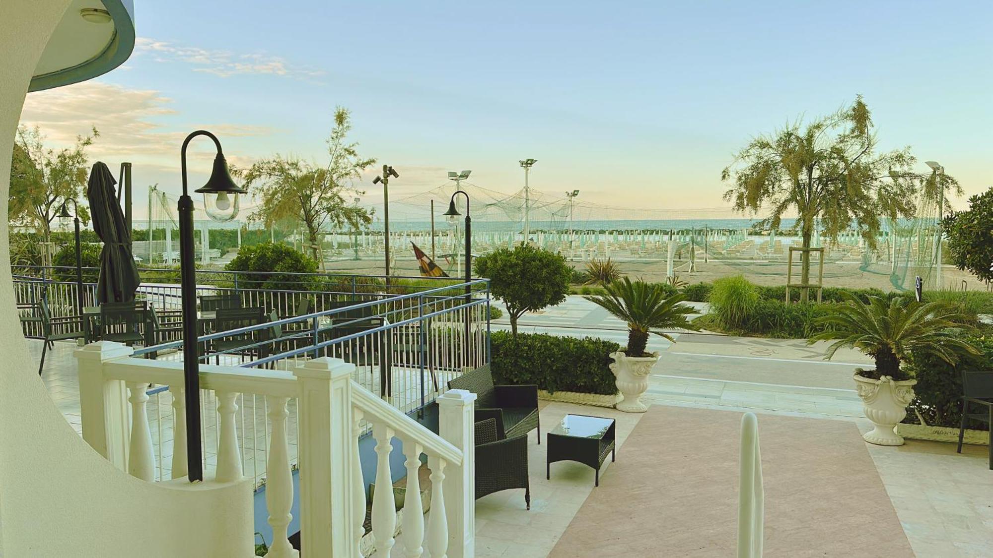 Hotel Ideal Rimini Esterno foto