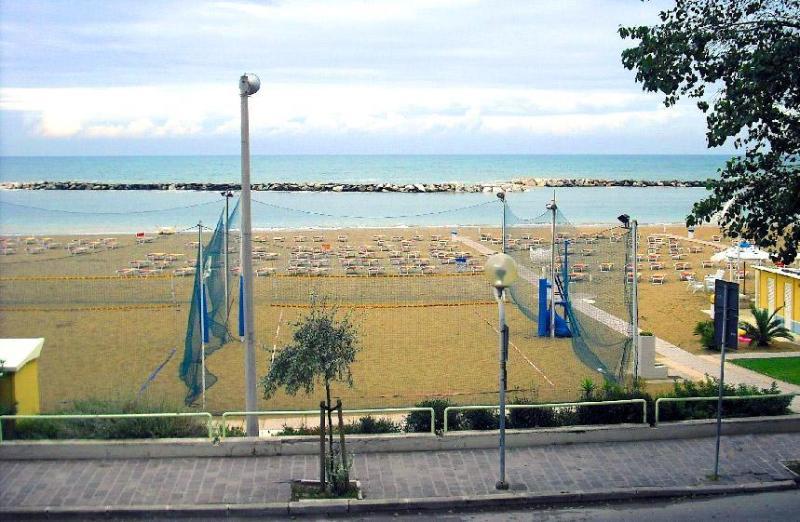 Hotel Ideal Rimini Esterno foto